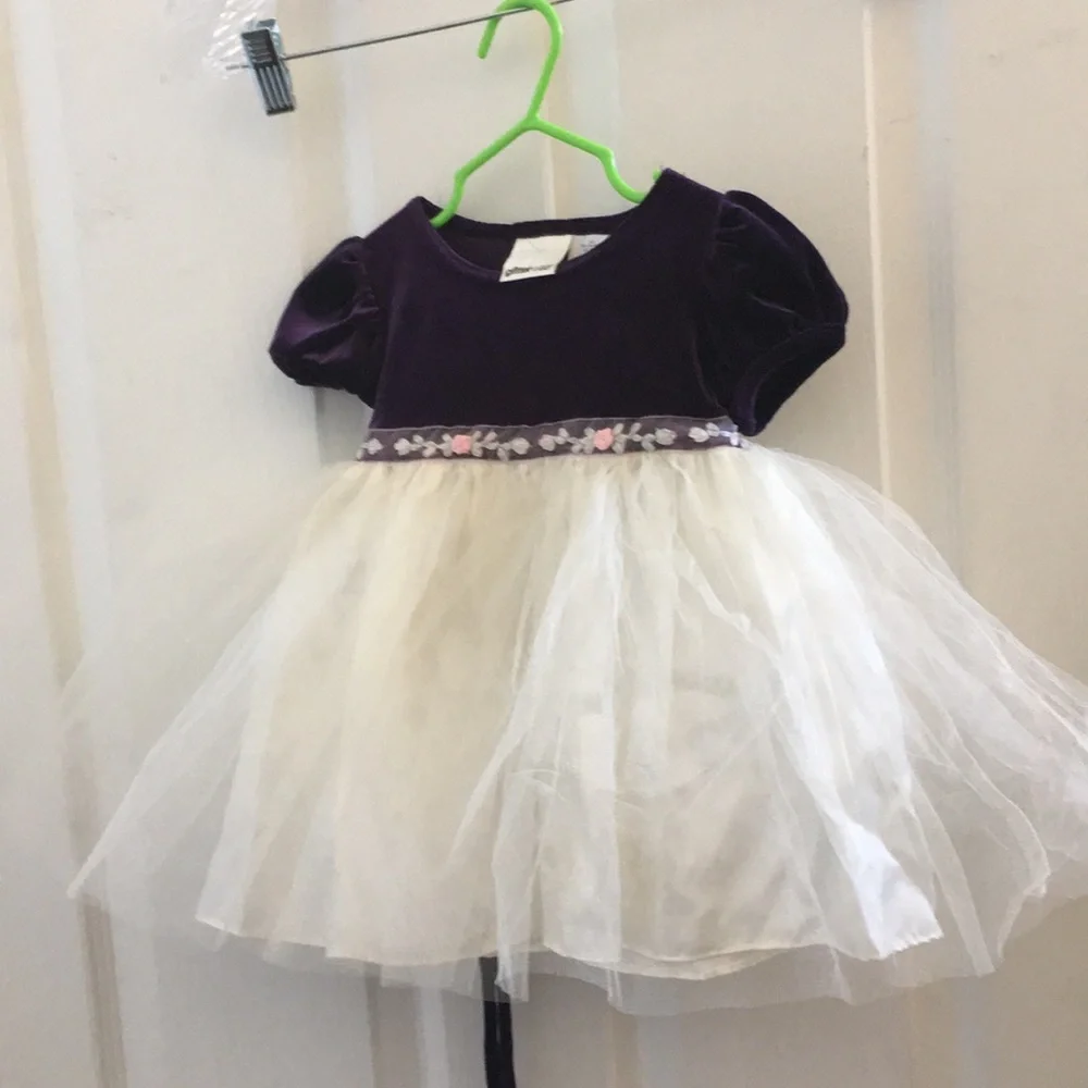 FINAL MARKDOWN Little girls glitter wear dress 12 months